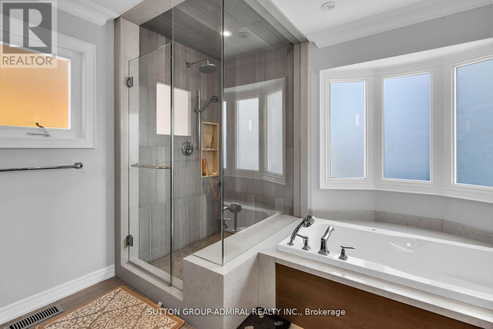 25 GRENADIER CRESCENT - 21