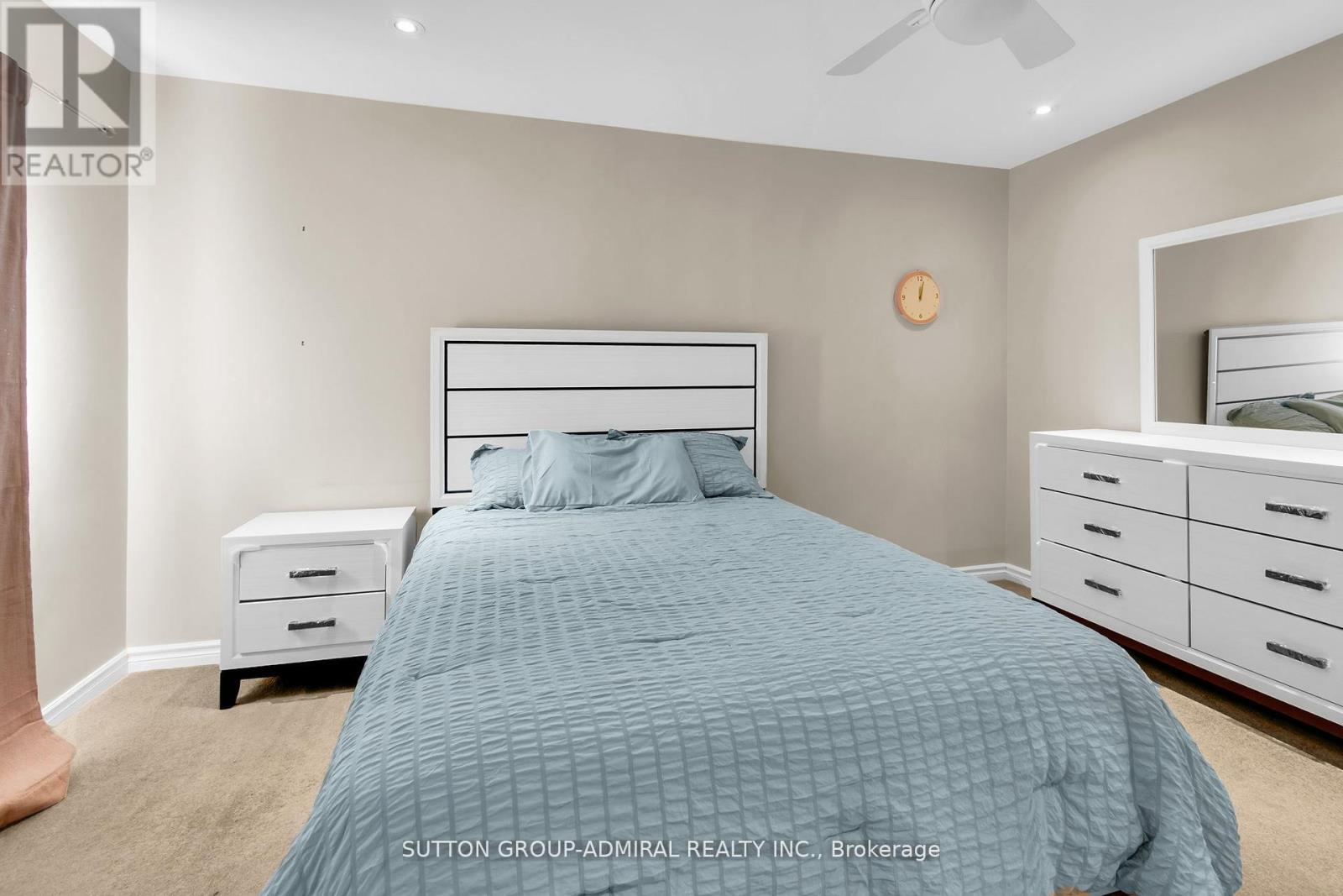 25 GRENADIER CRESCENT - 25