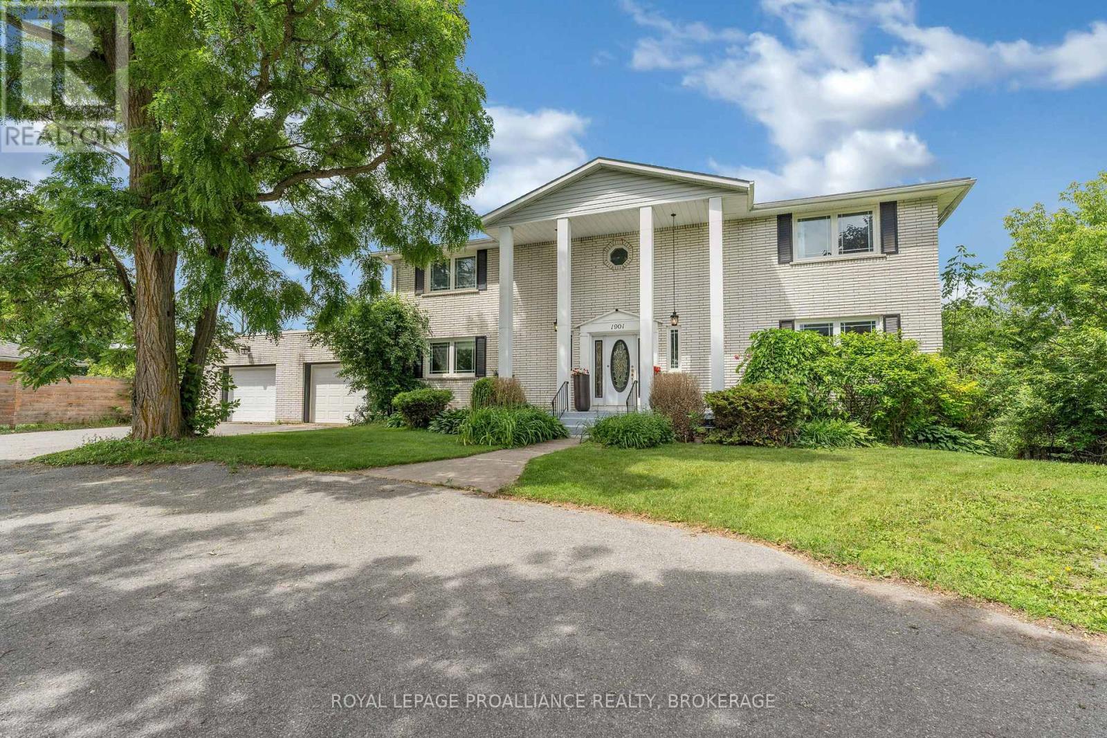 1901 SYDENHAM ROAD - 2