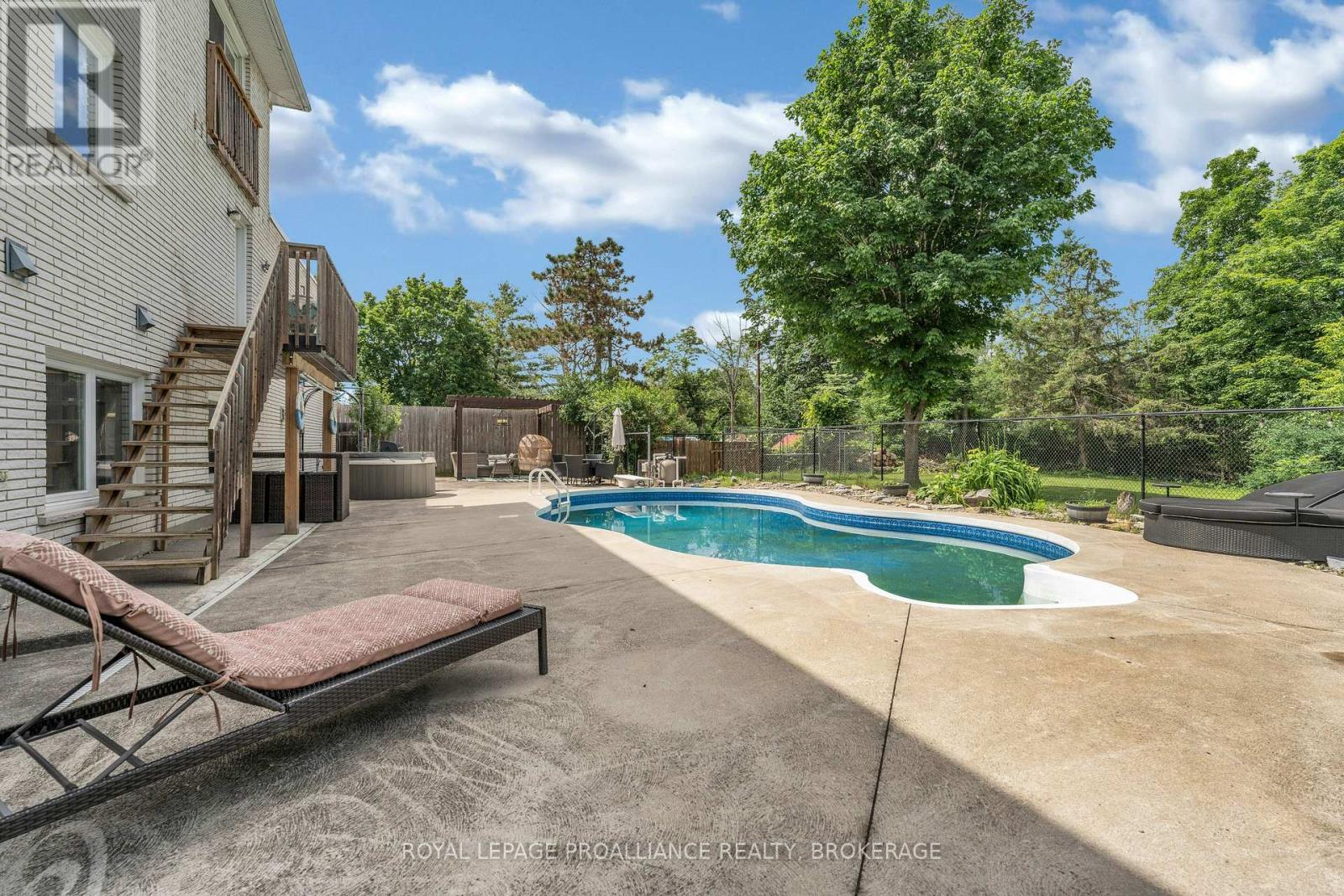 1901 SYDENHAM ROAD - 39