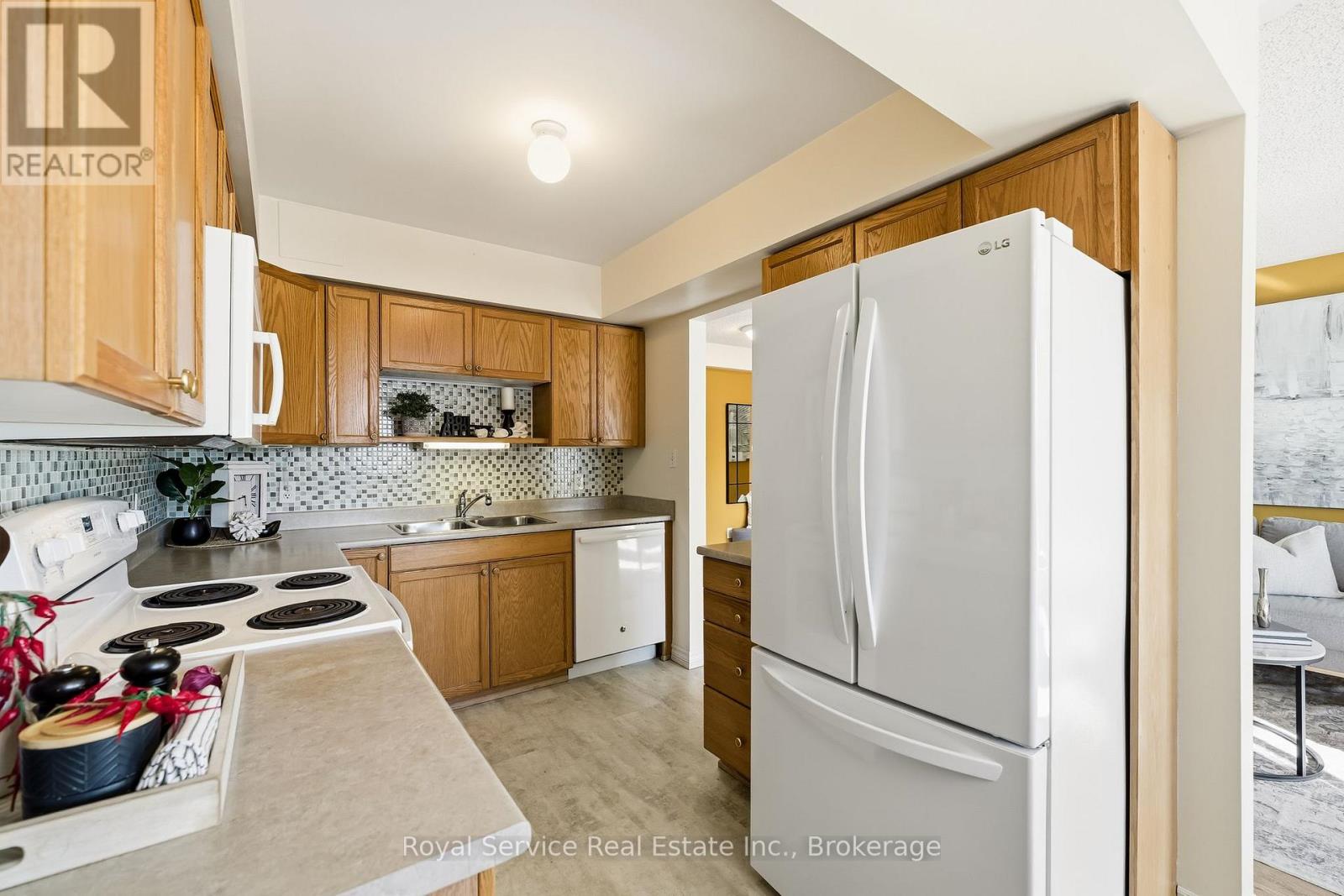 #304 841 BATTELL STREET - 13