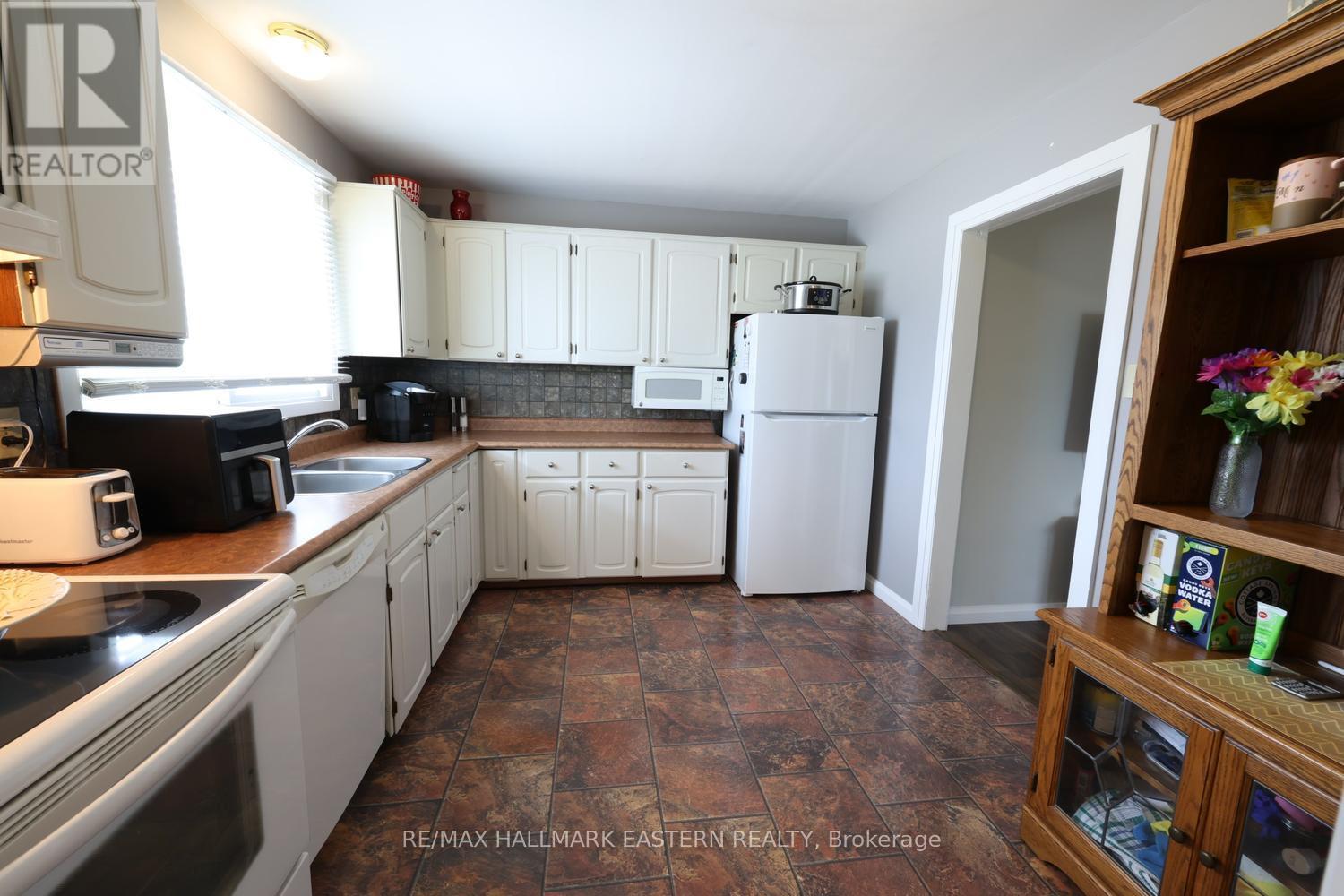 1000 CUMBERLAND AVENUE - 11