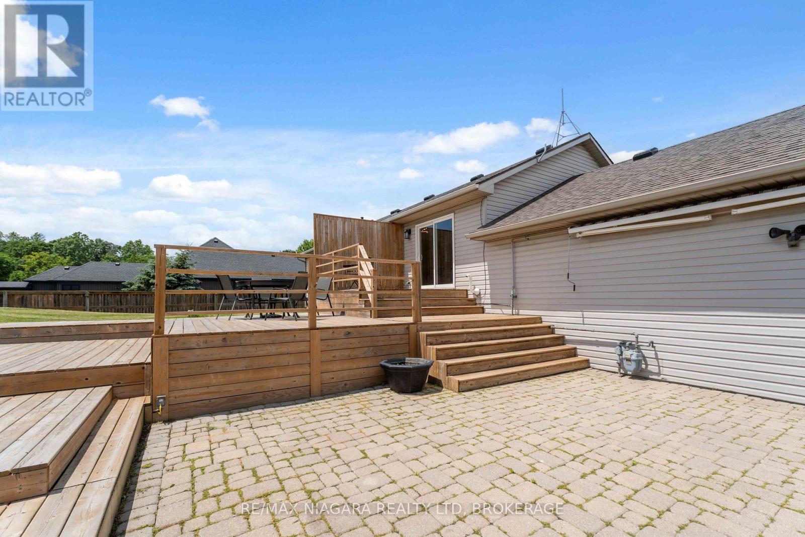 661 CARL ROAD - 33