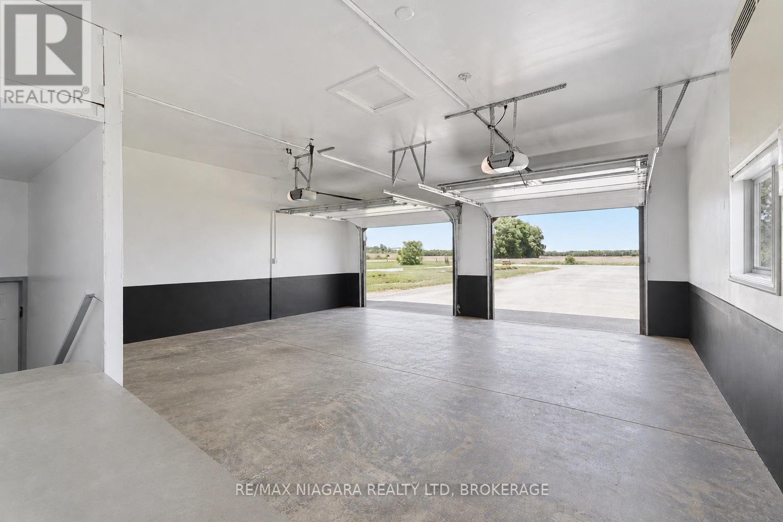 661 CARL ROAD - 32