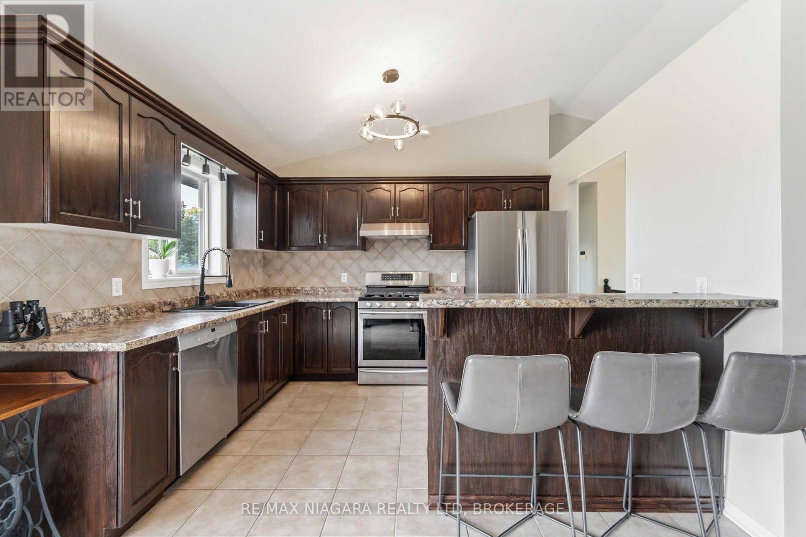 661 CARL ROAD - 7