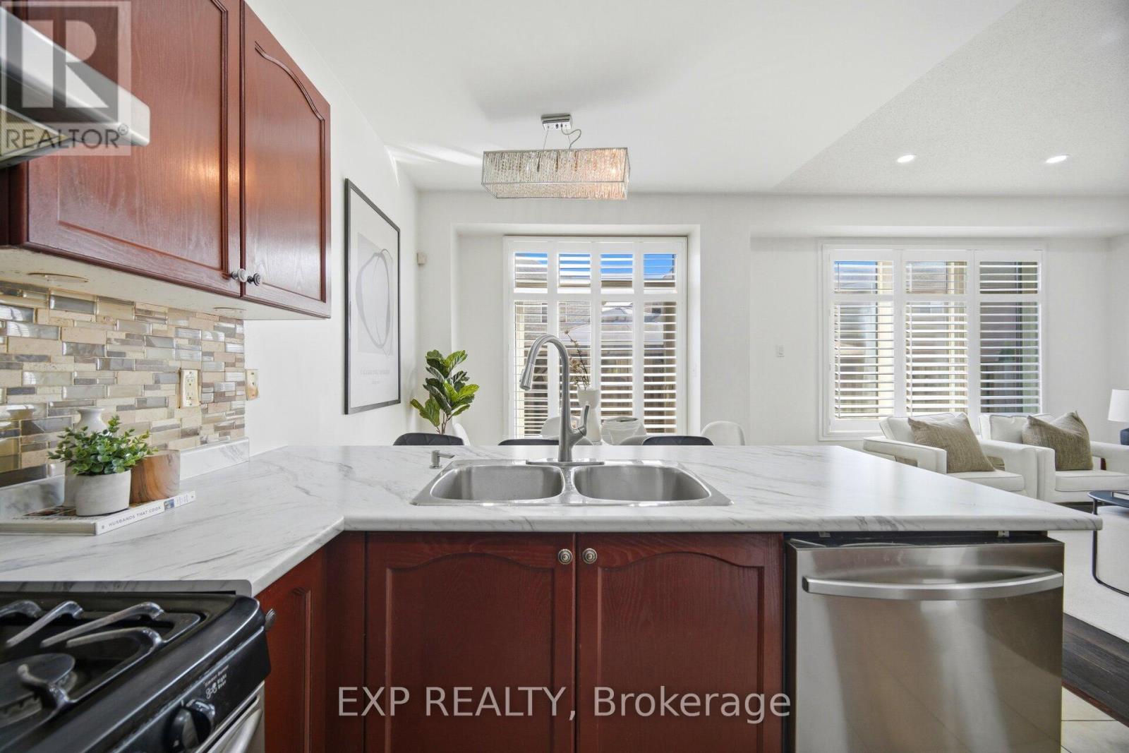 37 TOTTEN DRIVE - 14