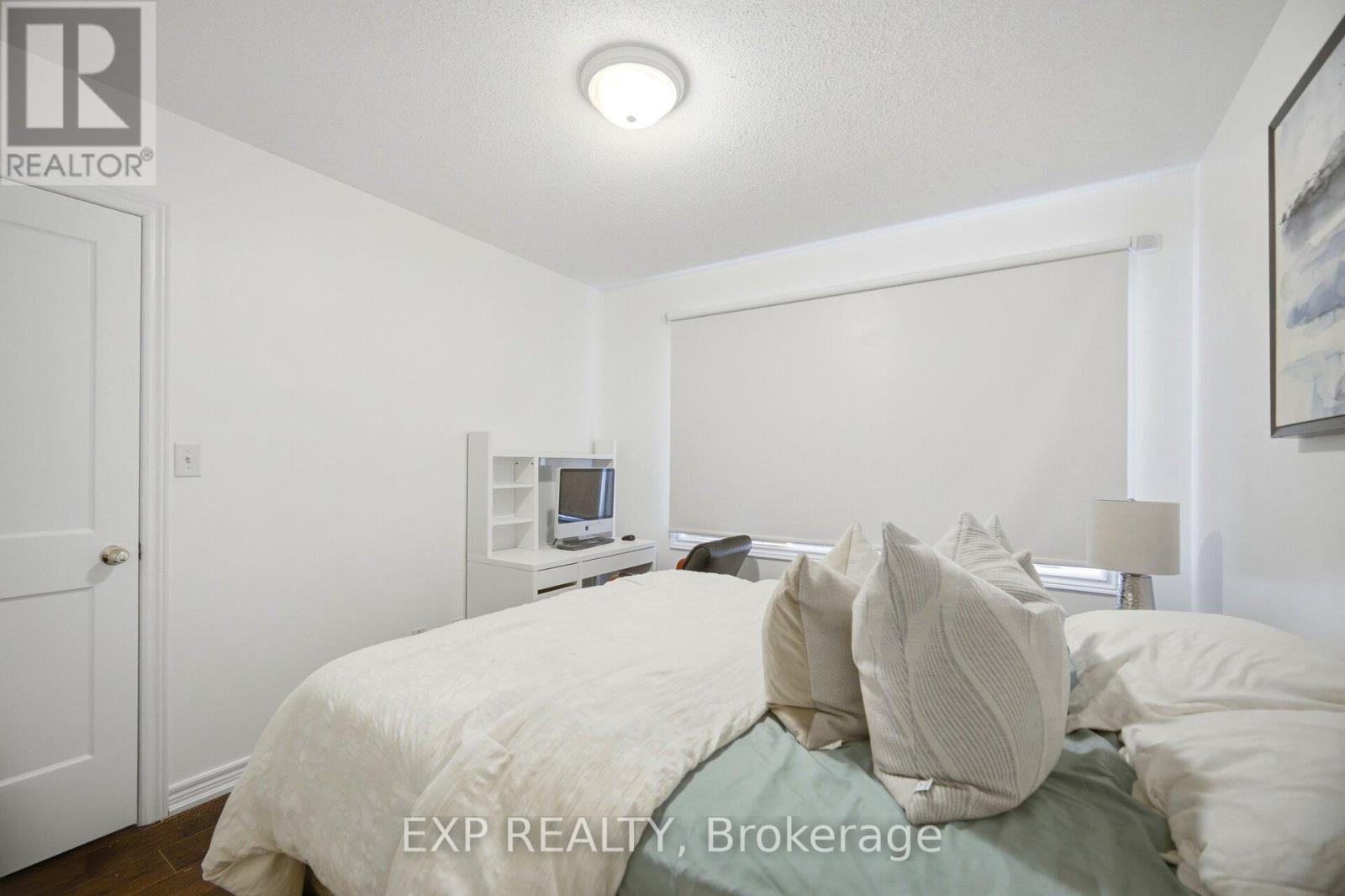 37 TOTTEN DRIVE - 25