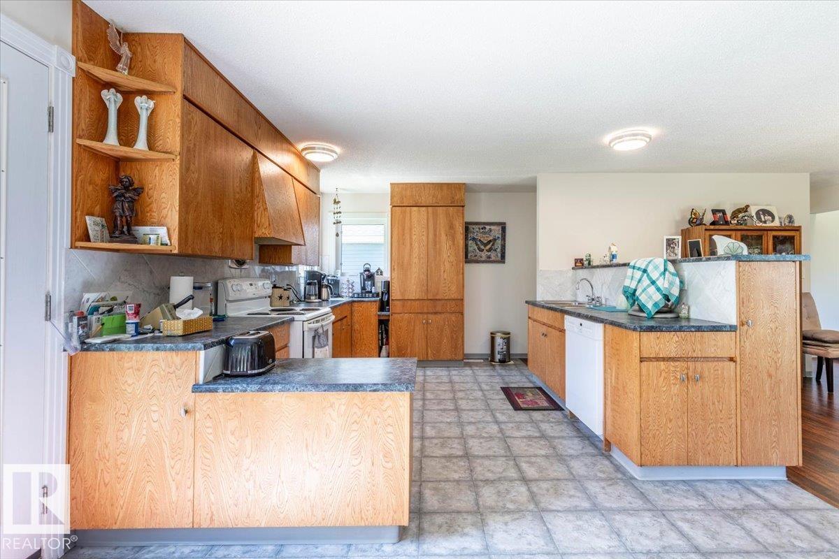 #8 465070 RGE ROAD 20 - 11