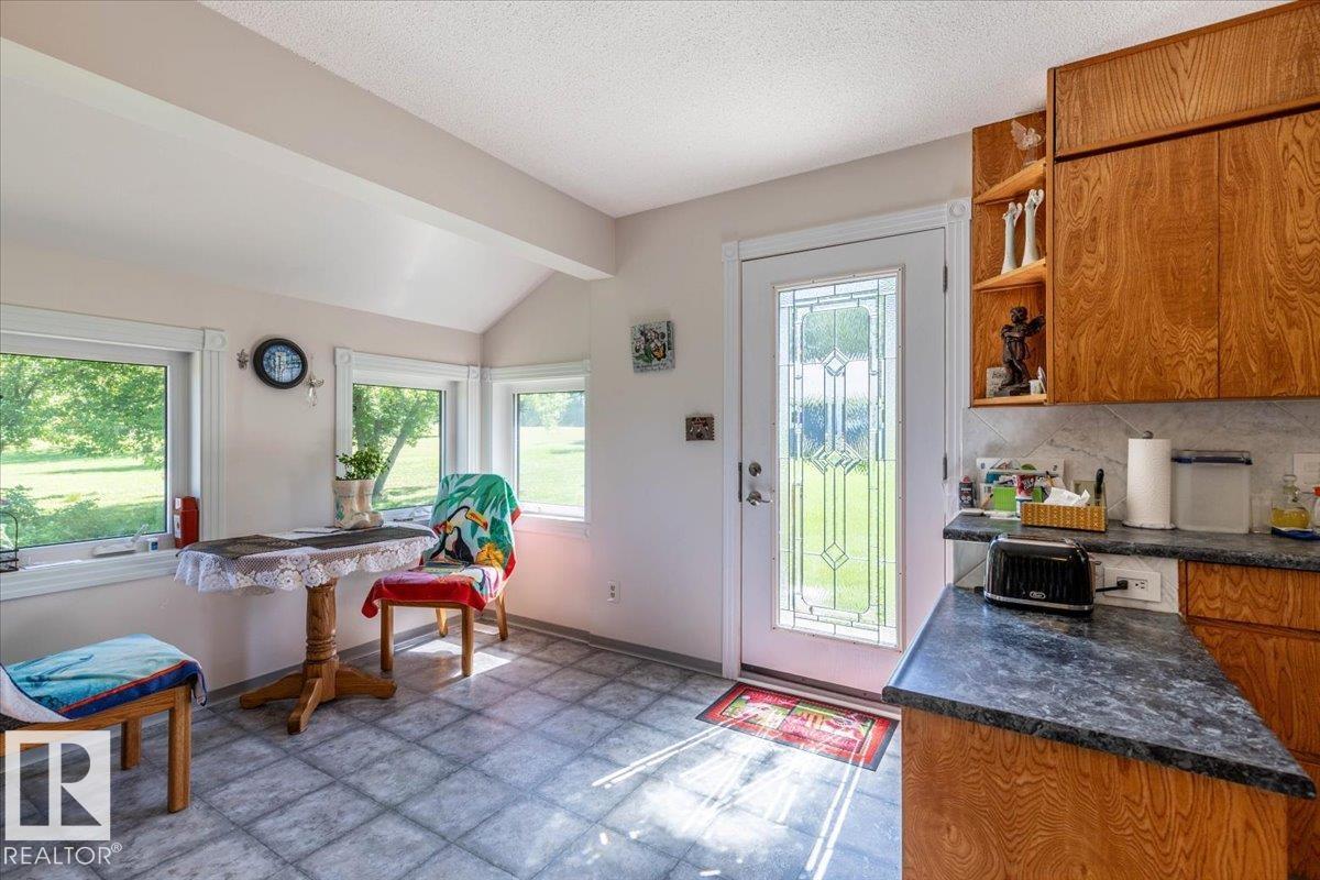 #8 465070 RGE ROAD 20 - 10