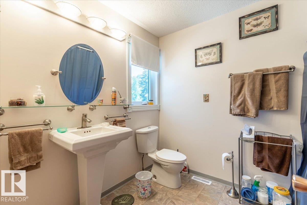 #8 465070 RGE ROAD 20 - 14