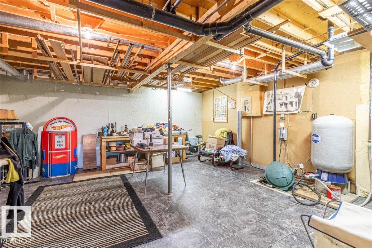 #8 465070 RGE ROAD 20 - 24