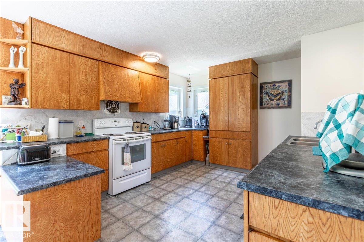 #8 465070 RGE ROAD 20 - 12