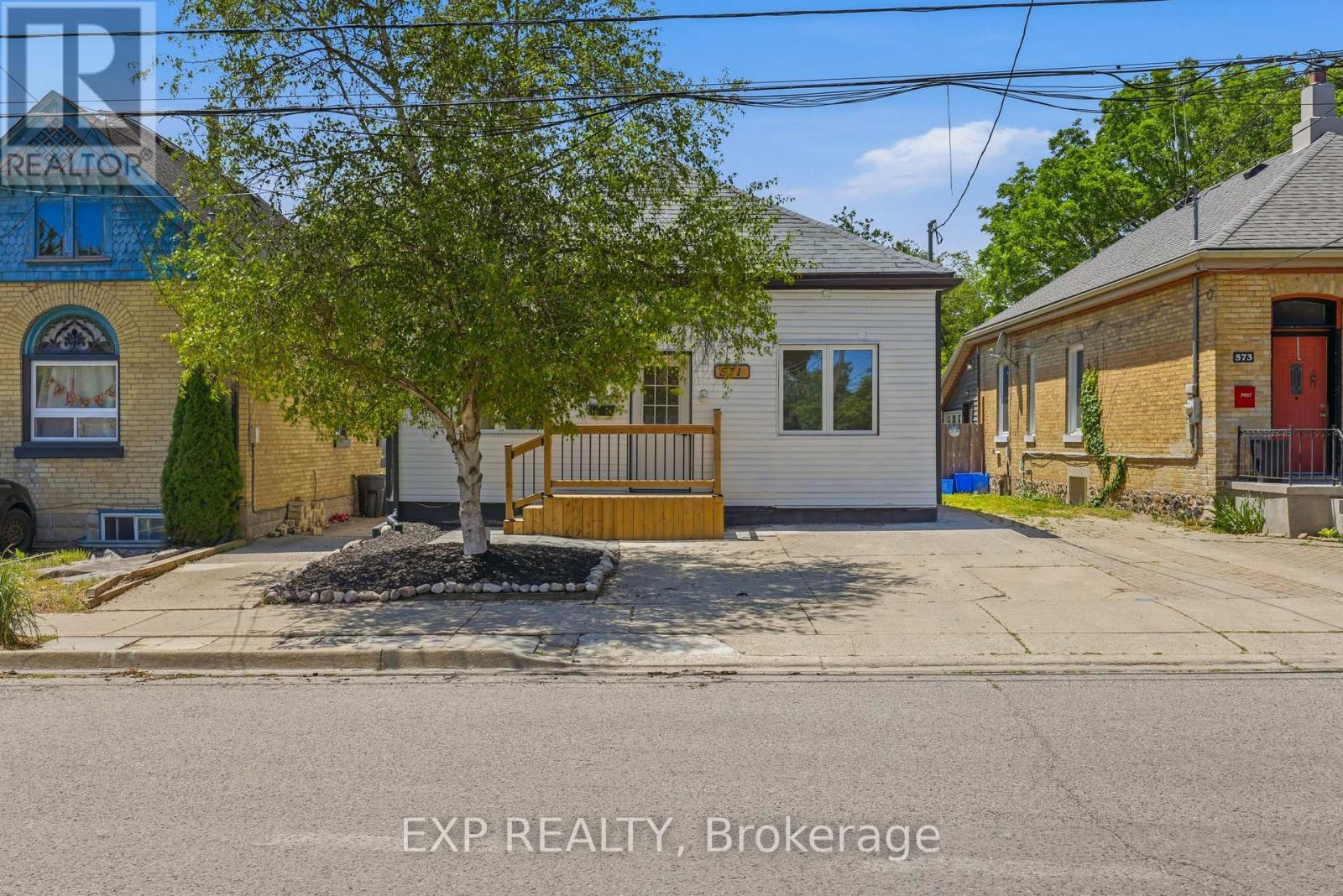 571 ELIZABETH STREET - 1
