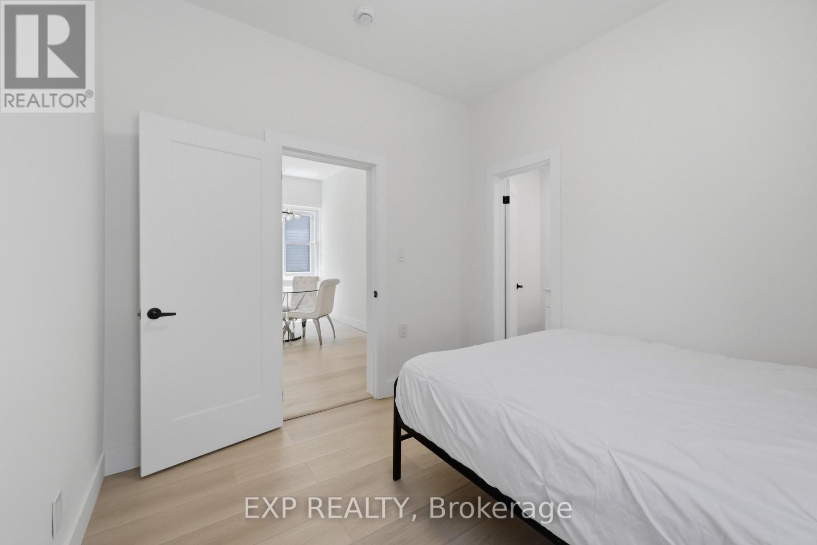 571 ELIZABETH STREET - 14