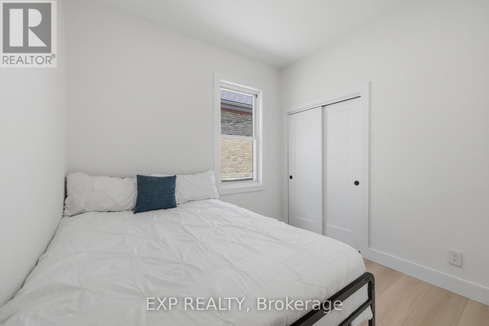 571 ELIZABETH STREET - 15