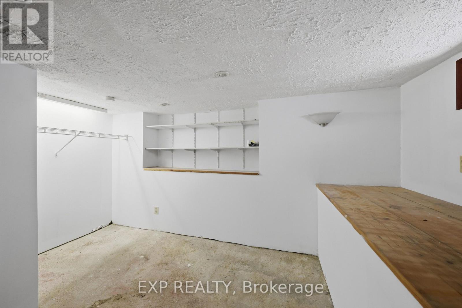 571 ELIZABETH STREET - 27