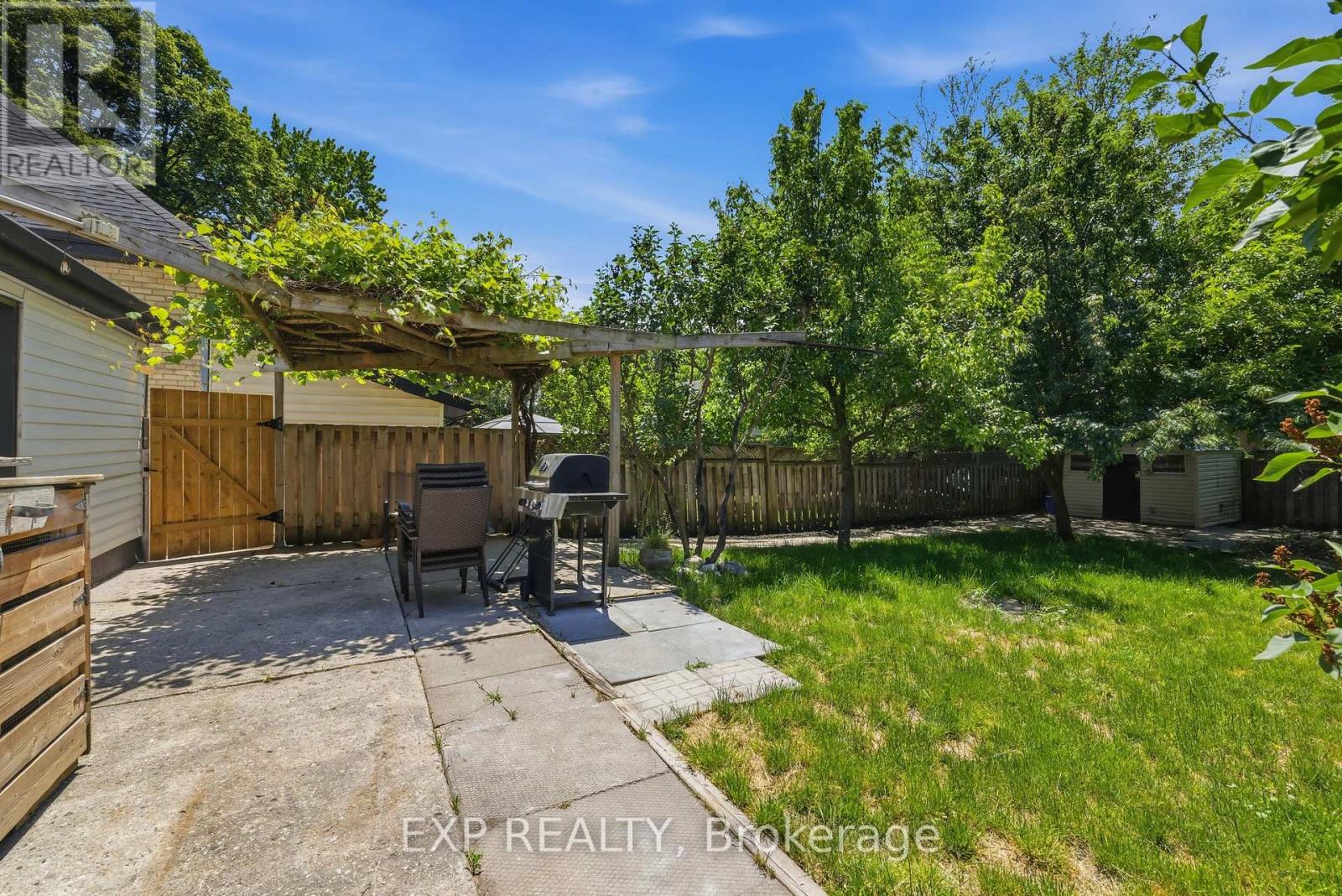 571 ELIZABETH STREET - 29