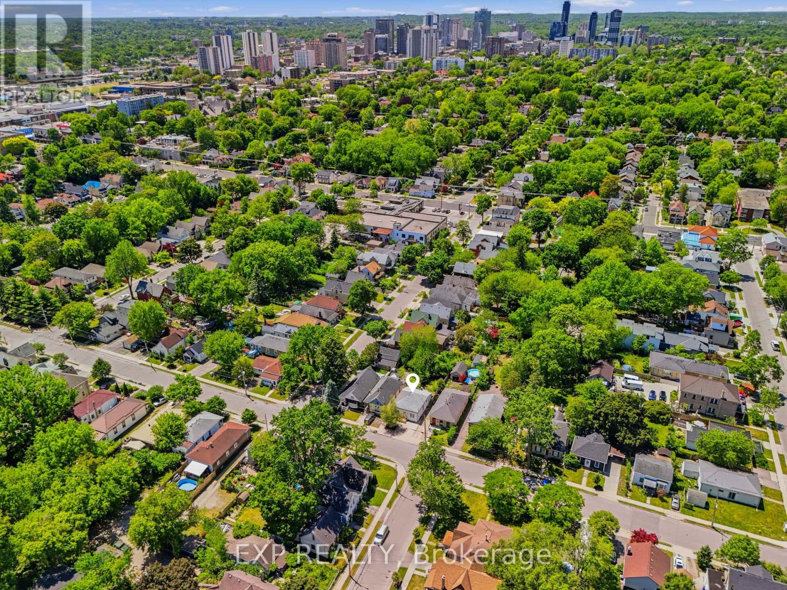 571 ELIZABETH STREET - 33