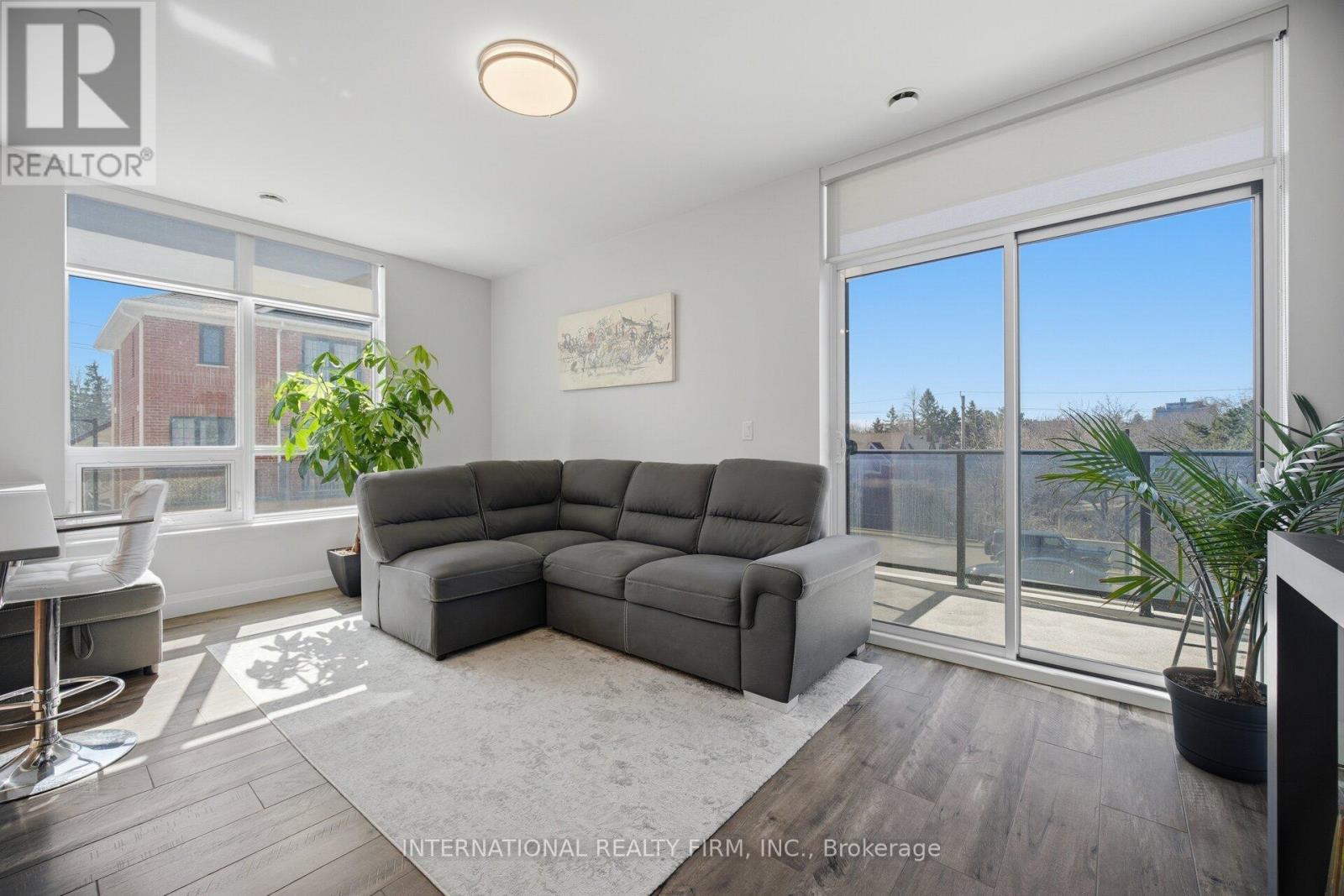 #211 399 QUEEN STREET S - 9
