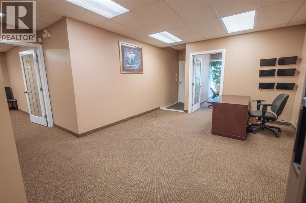 32 Westwinds Crescent Northeast - Photo 21