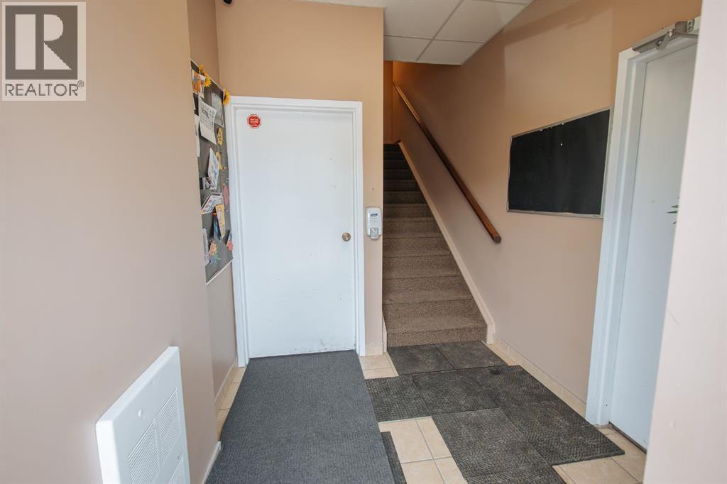 32 Westwinds Crescent Northeast - Photo 7