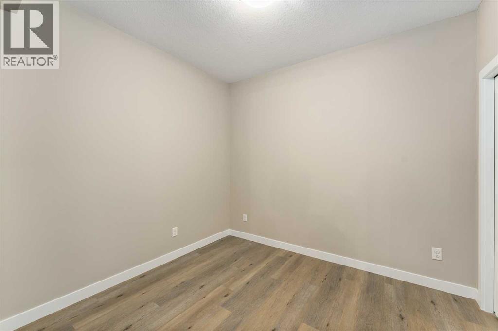 #410 35 Walgrove Walk SE - 15