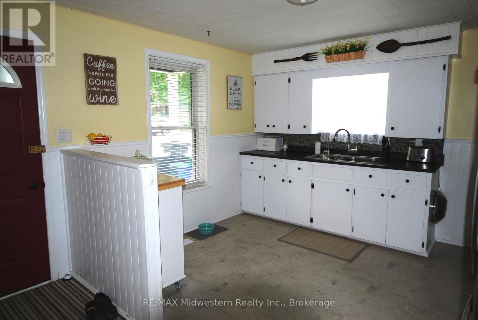 172 ELORA STREET S - 7