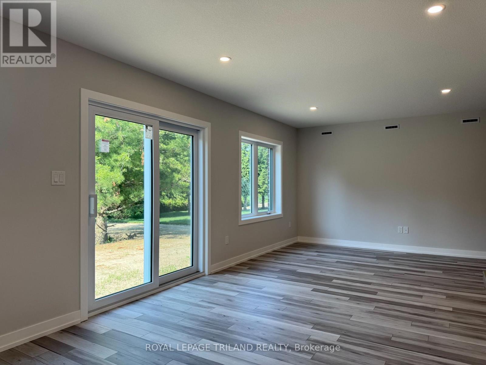 163 STYLES DRIVE - 6