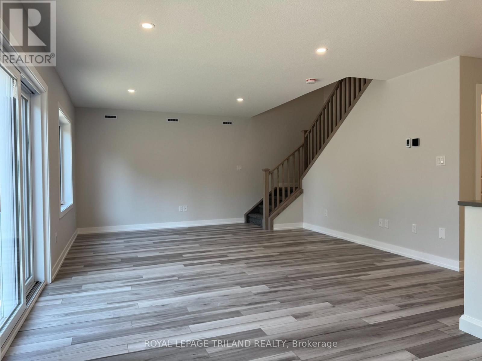 163 STYLES DRIVE - 5