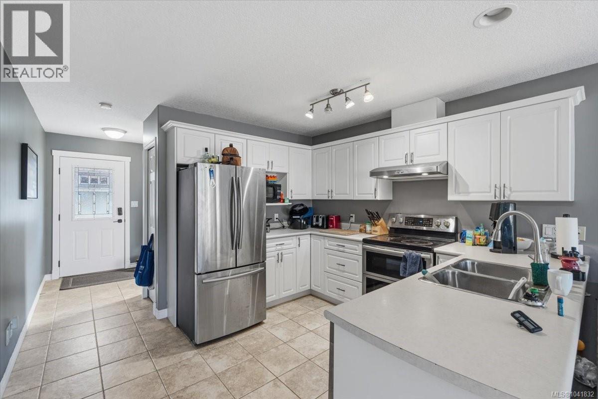 4755 Fairbrook Cres - 2