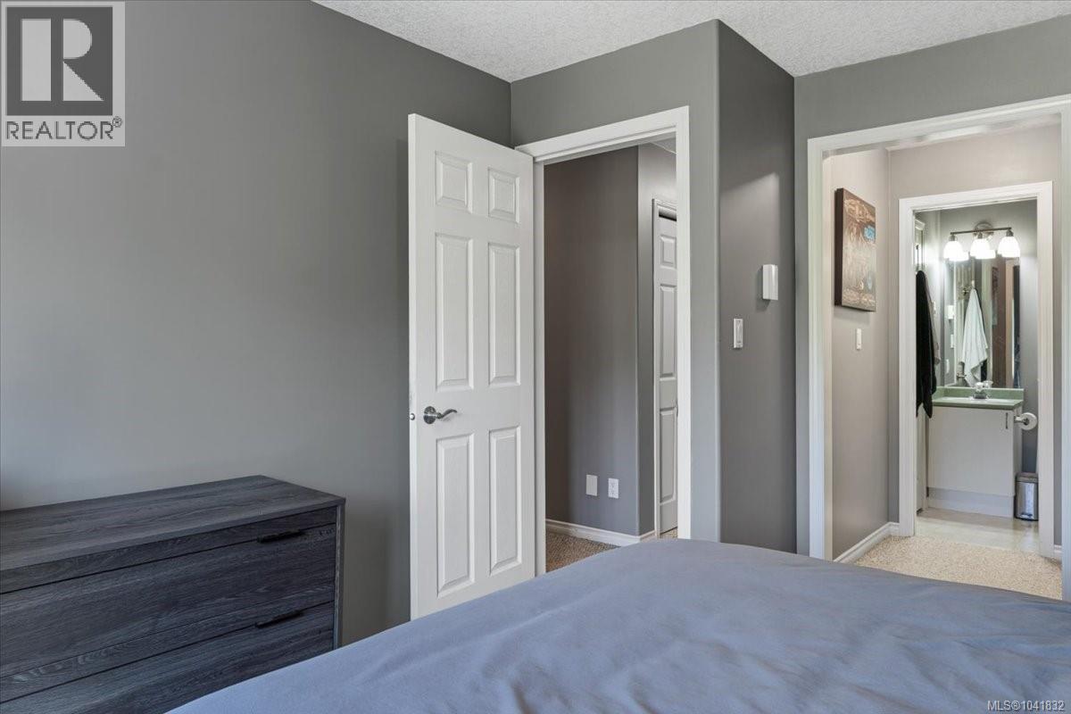 4755 Fairbrook Cres - 20
