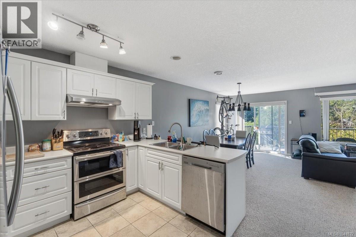 4755 Fairbrook Cres - 3