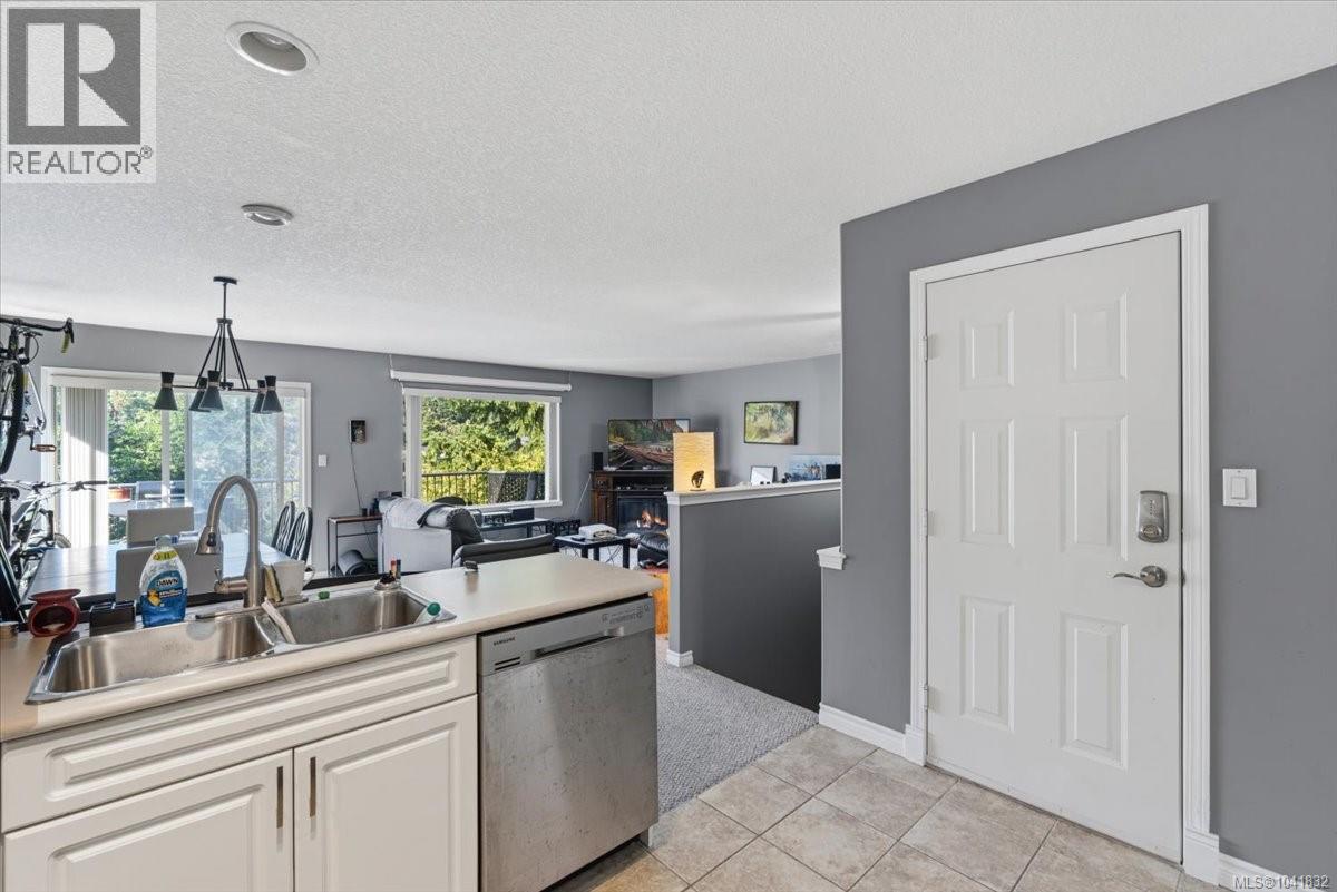4755 Fairbrook Cres - 4