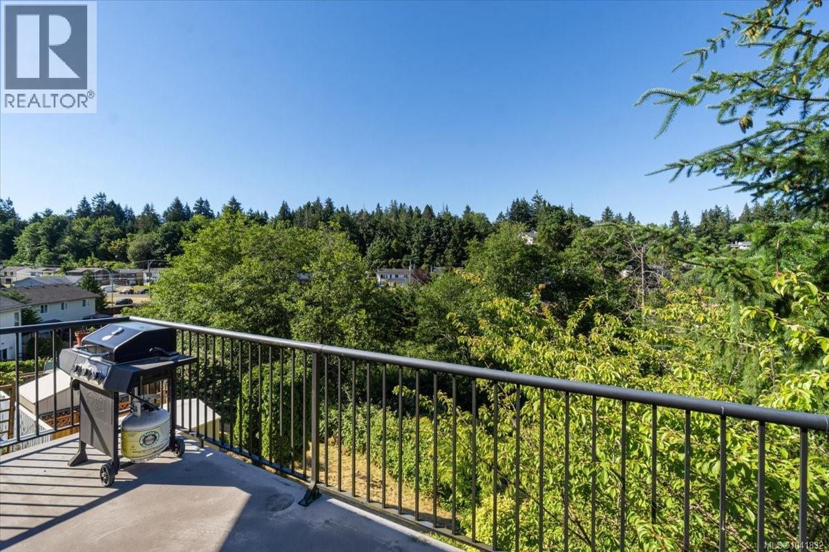 4755 Fairbrook Cres - 9