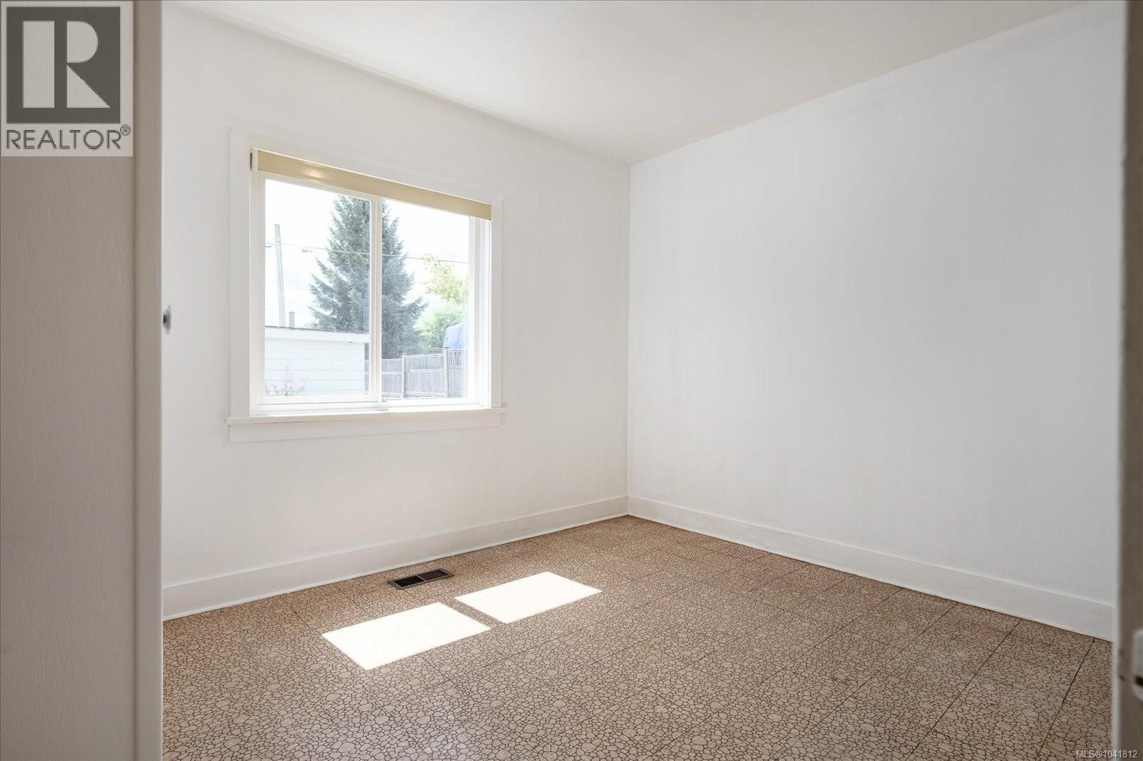 317 Baden Powell St - 13