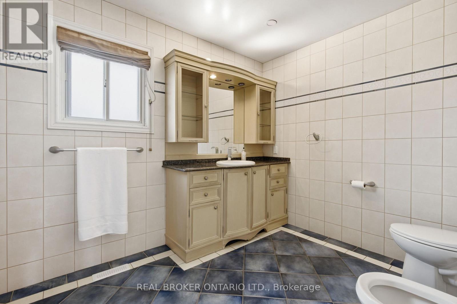 94 ROXANA AVENUE - 23