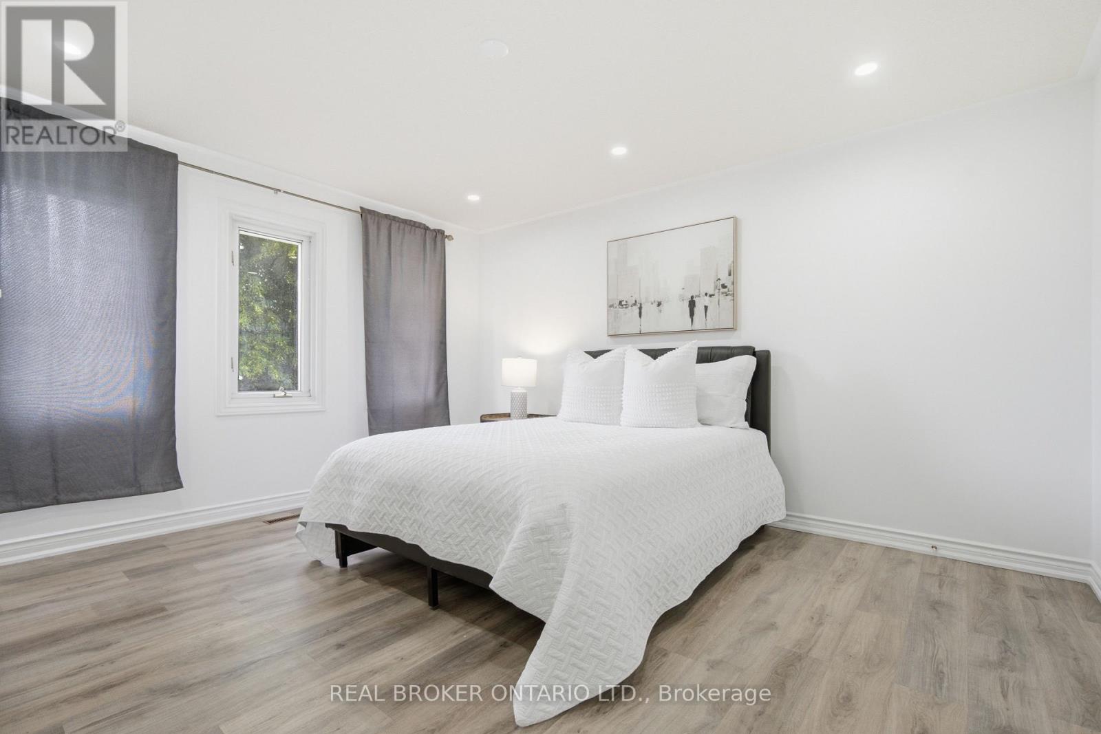 94 ROXANA AVENUE - 30