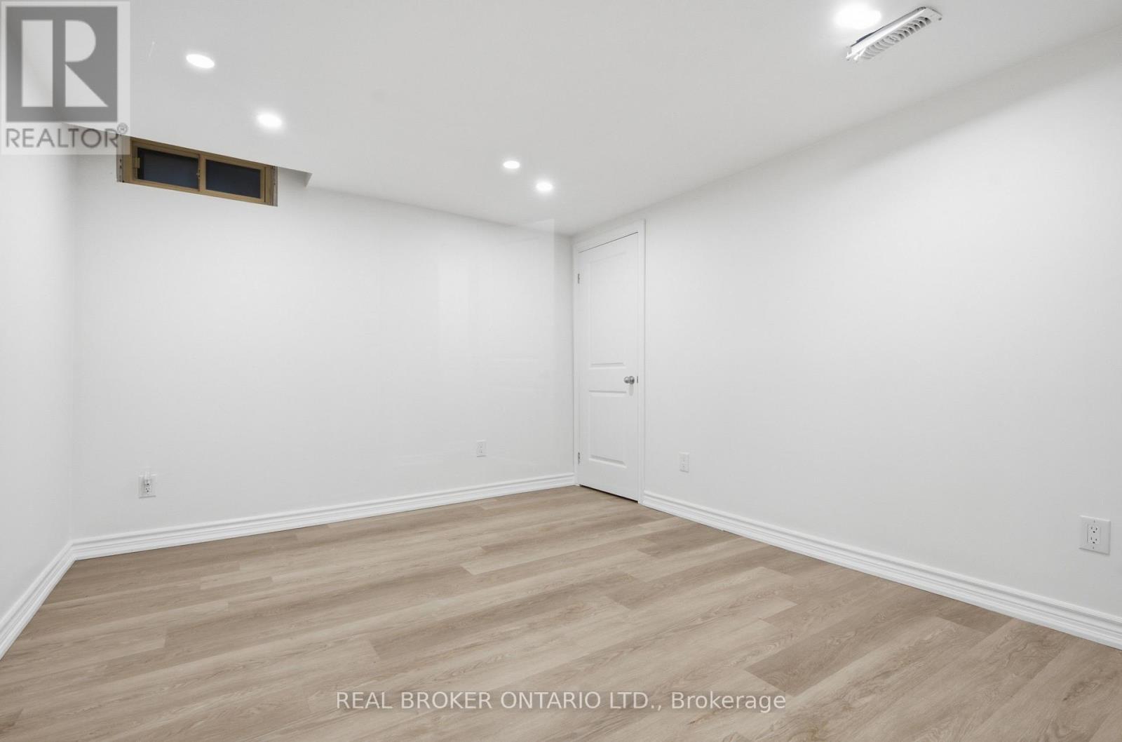 94 ROXANA AVENUE - 39