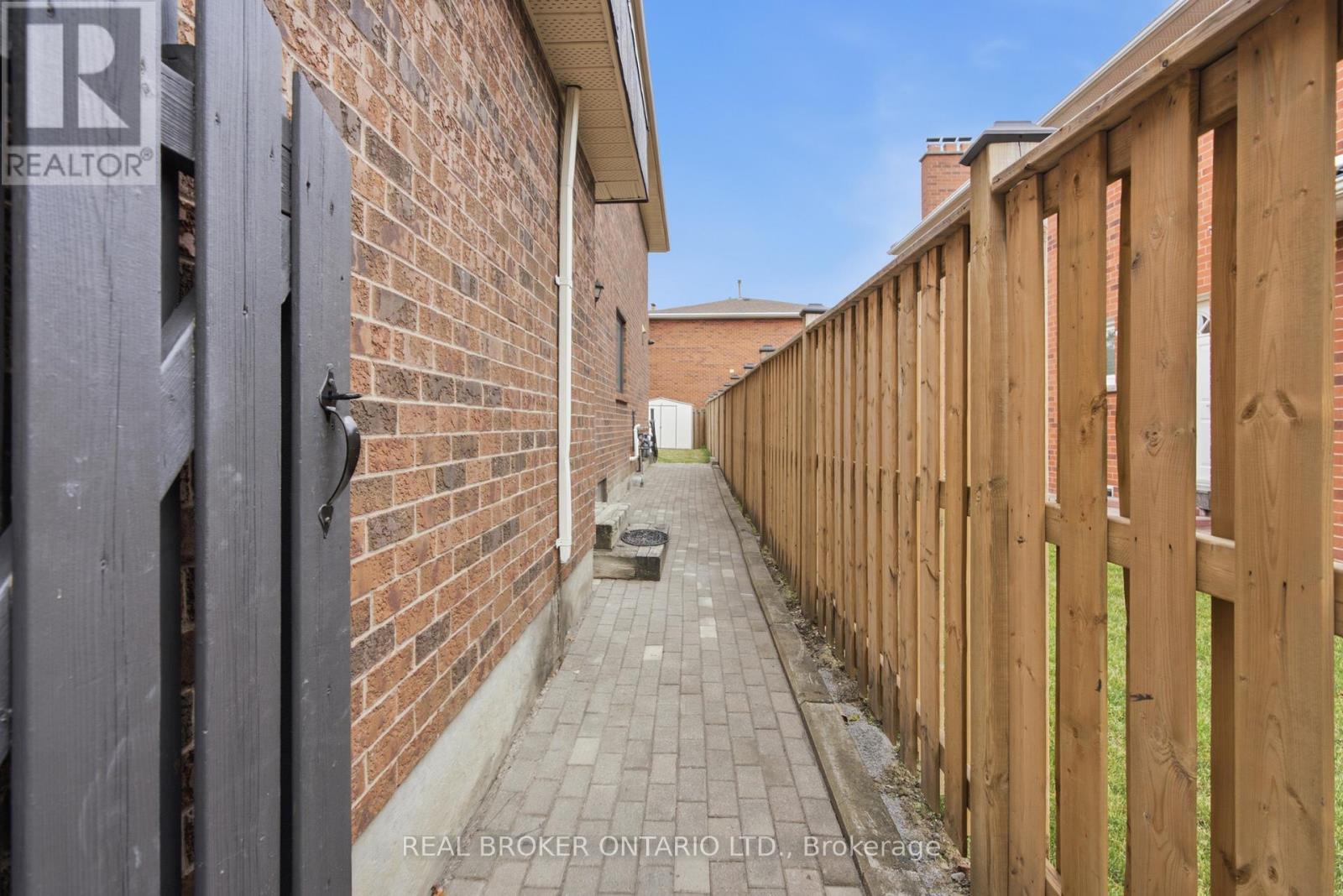 94 ROXANA AVENUE - 42