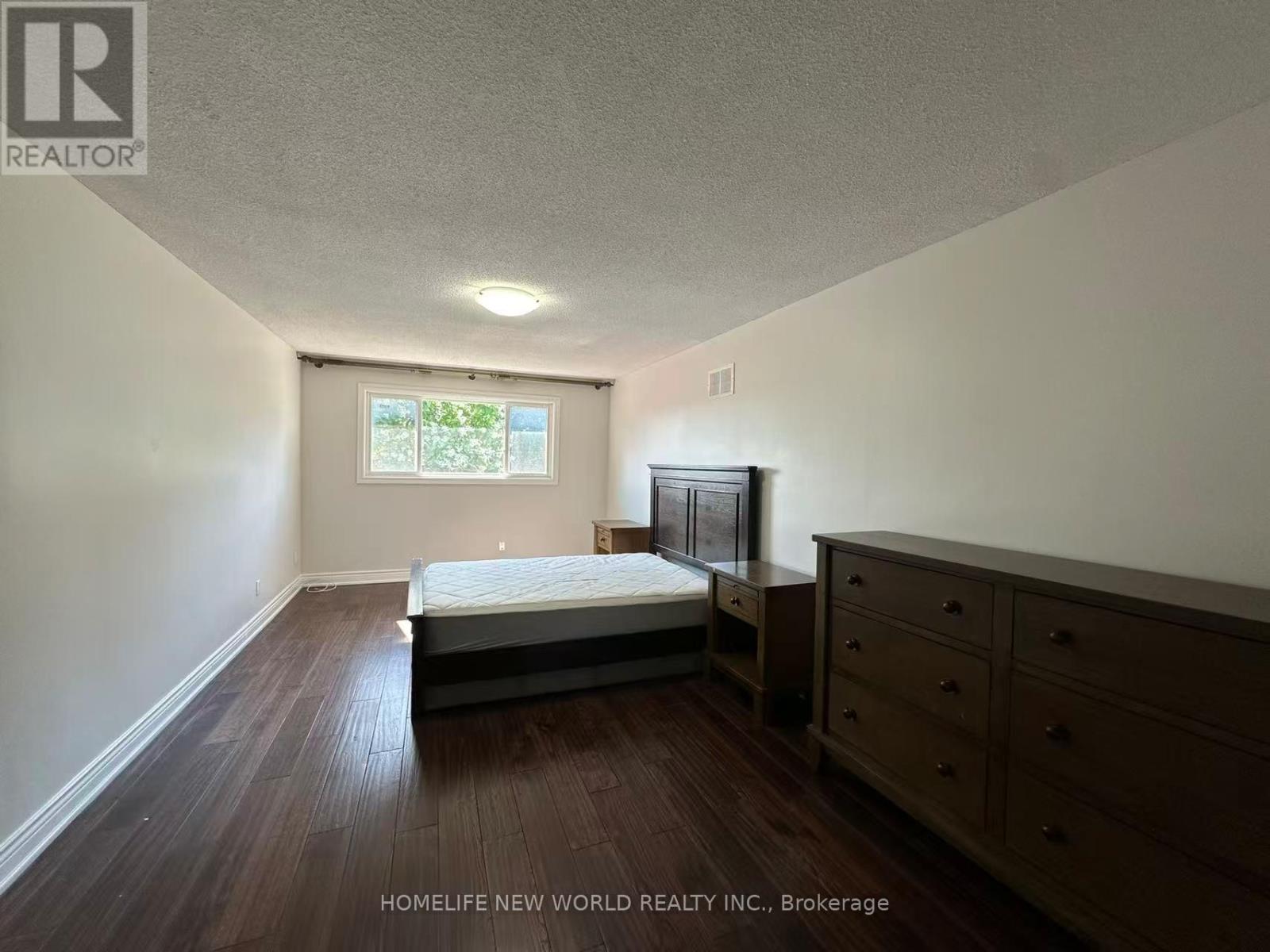 10 EPPING COURT - 10