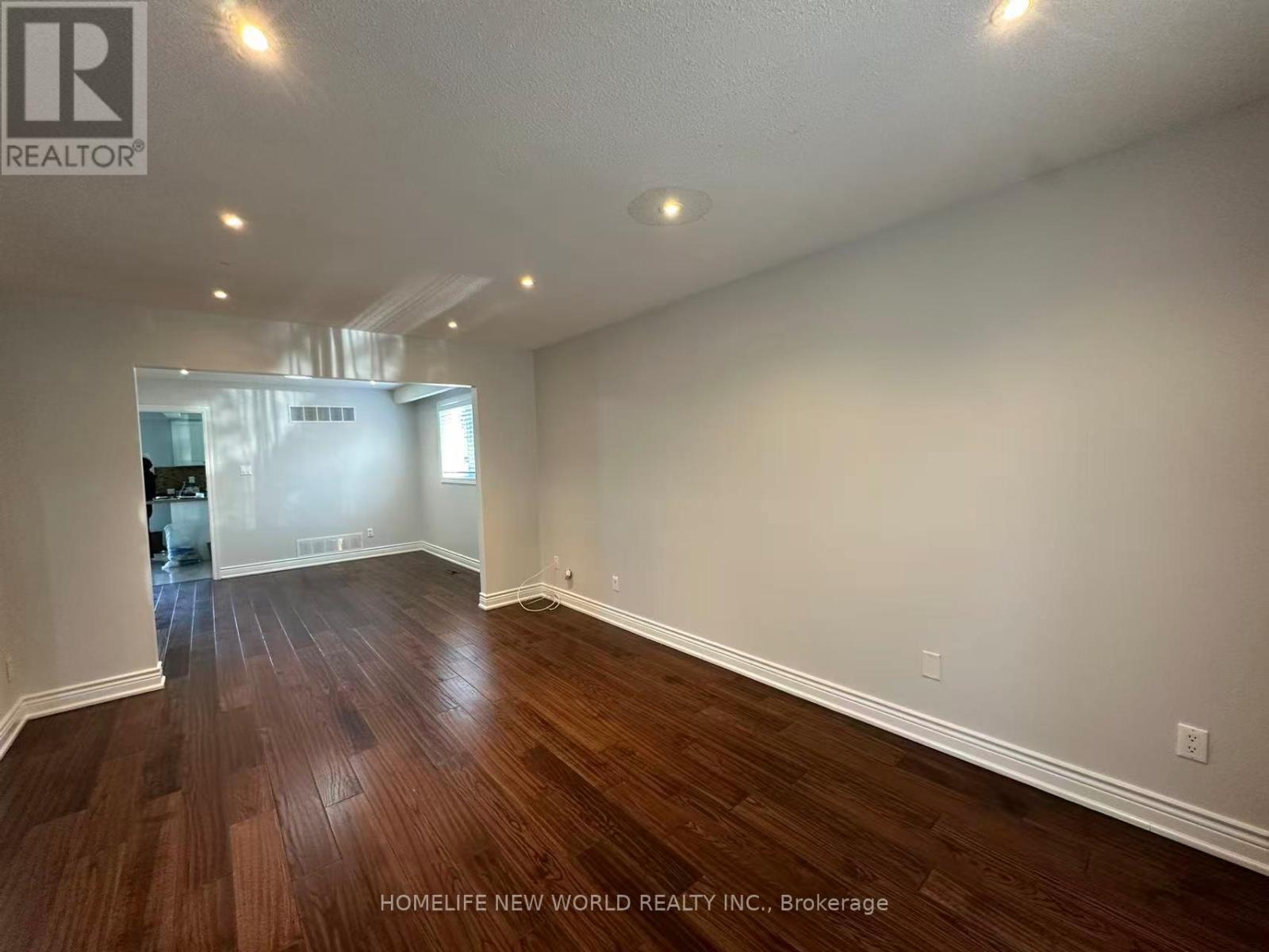 10 EPPING COURT - 6