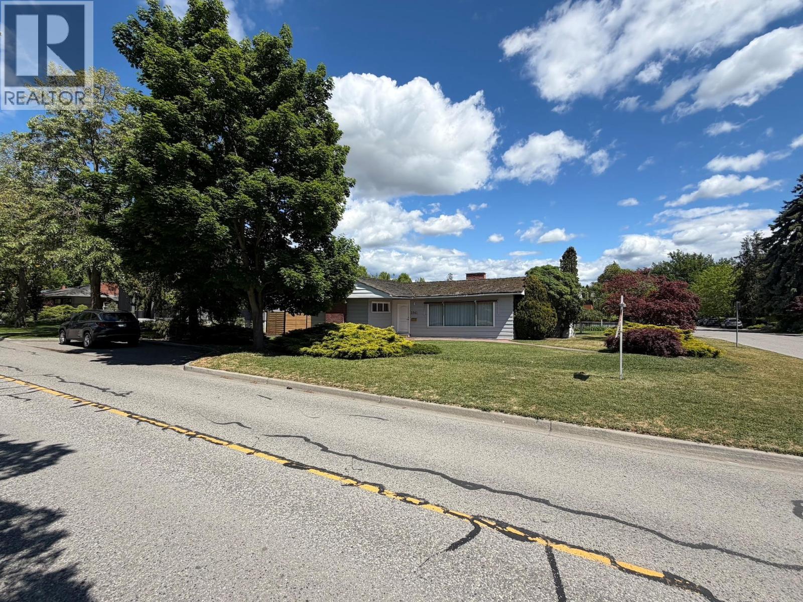 2041 Abbott Street - 11