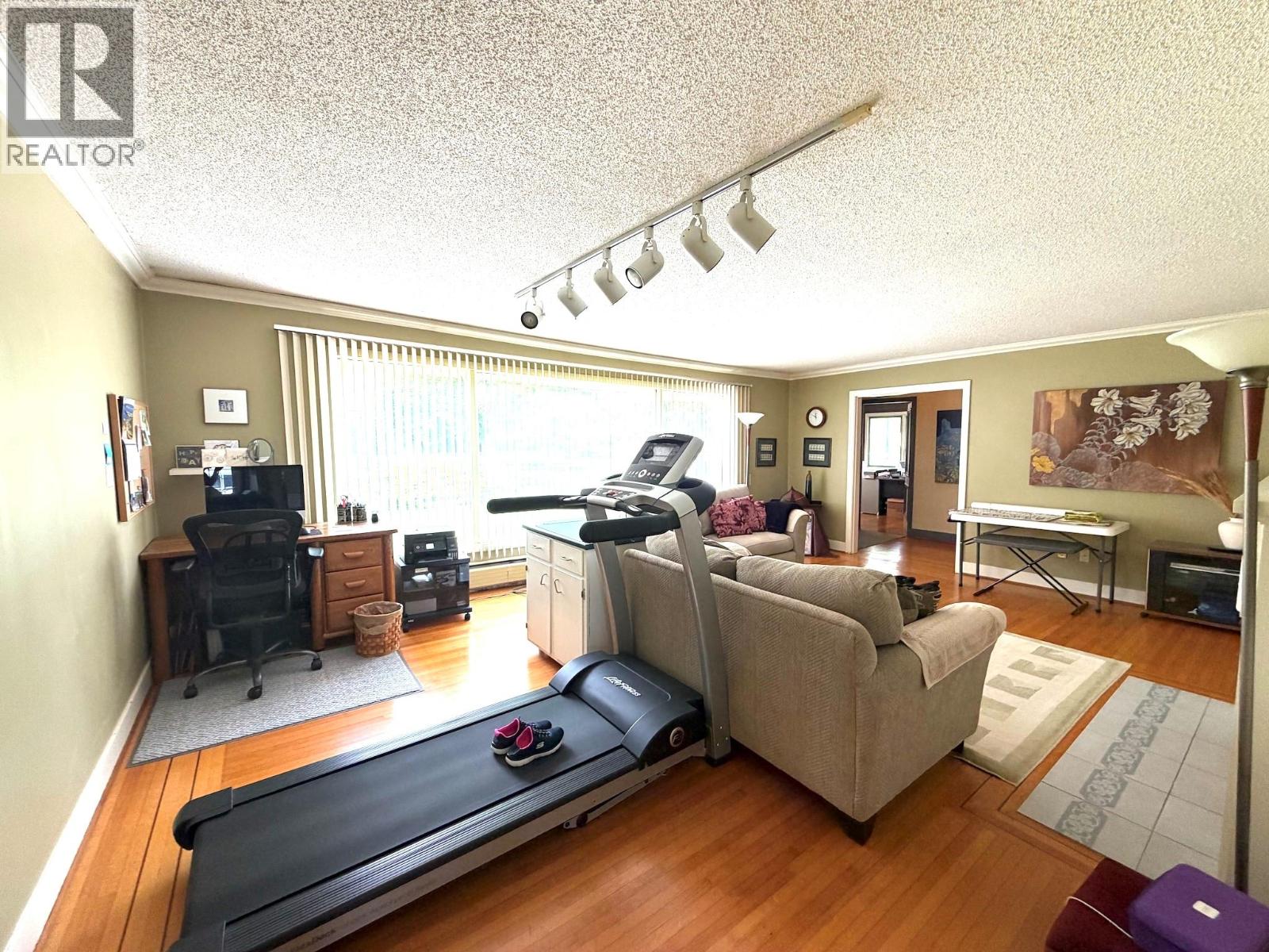 2041 Abbott Street - 19