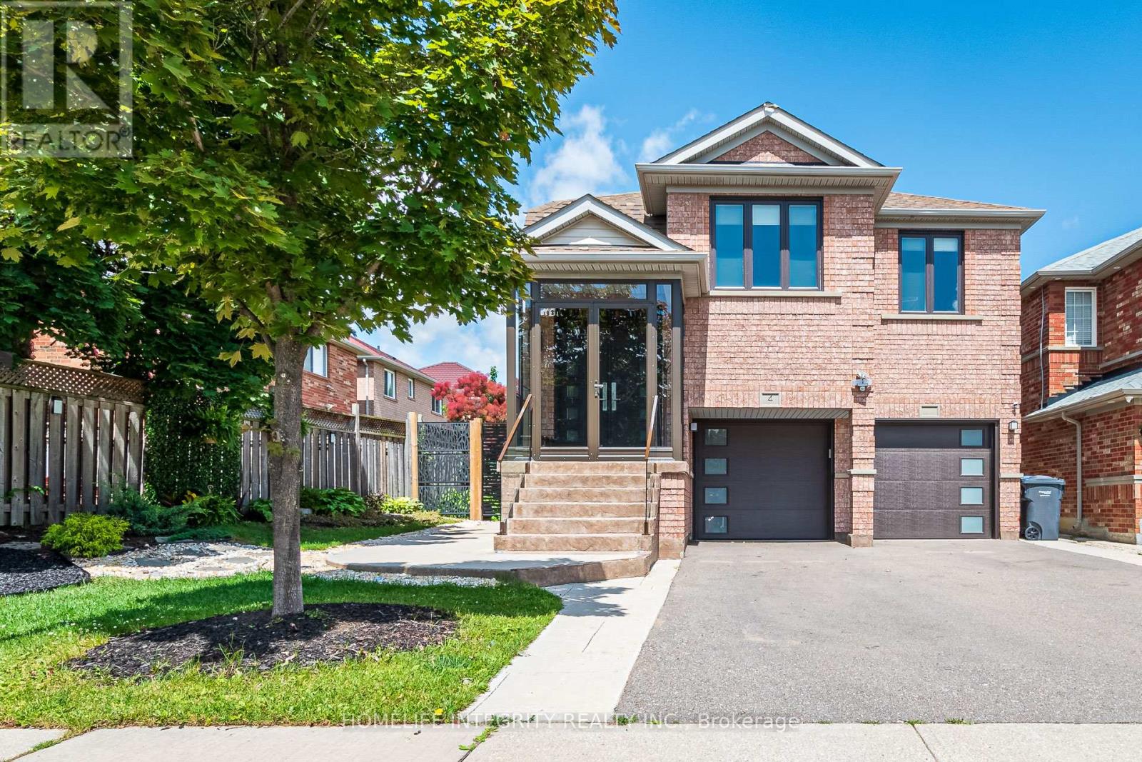4 SILVERBELL COURT - 1