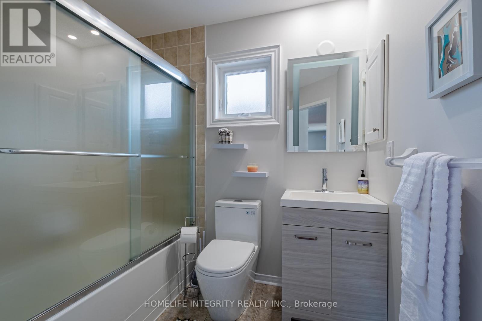 4 SILVERBELL COURT - 19