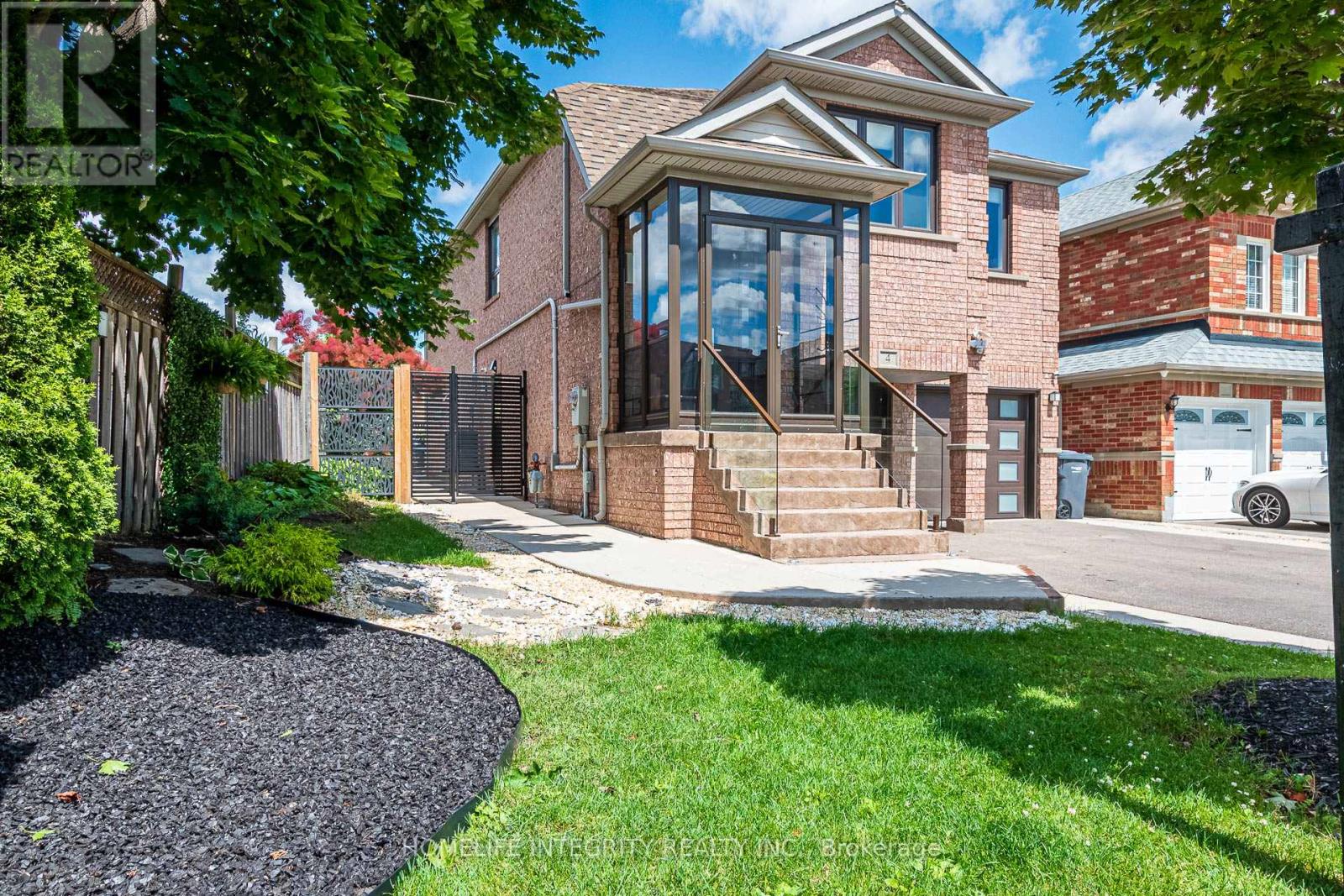 4 SILVERBELL COURT - 2