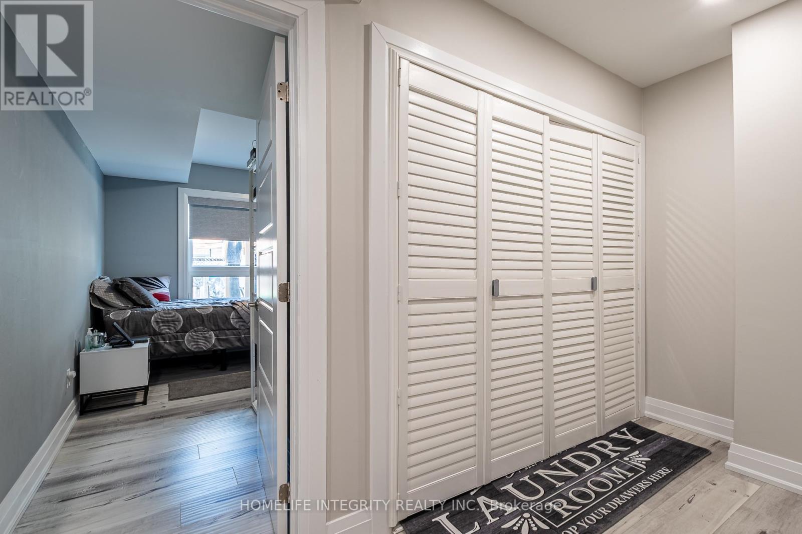4 SILVERBELL COURT - 28