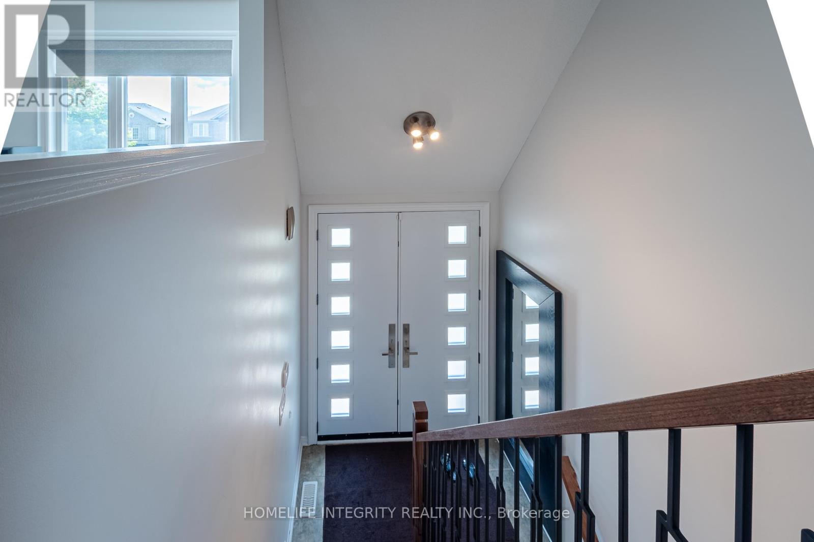 4 SILVERBELL COURT - 3