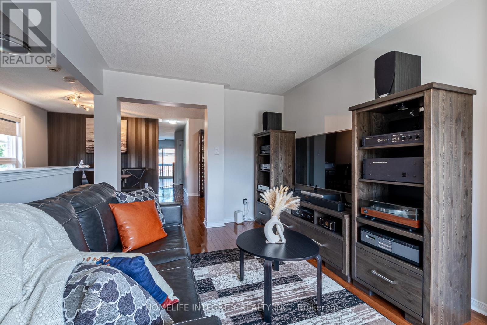 4 SILVERBELL COURT - 7