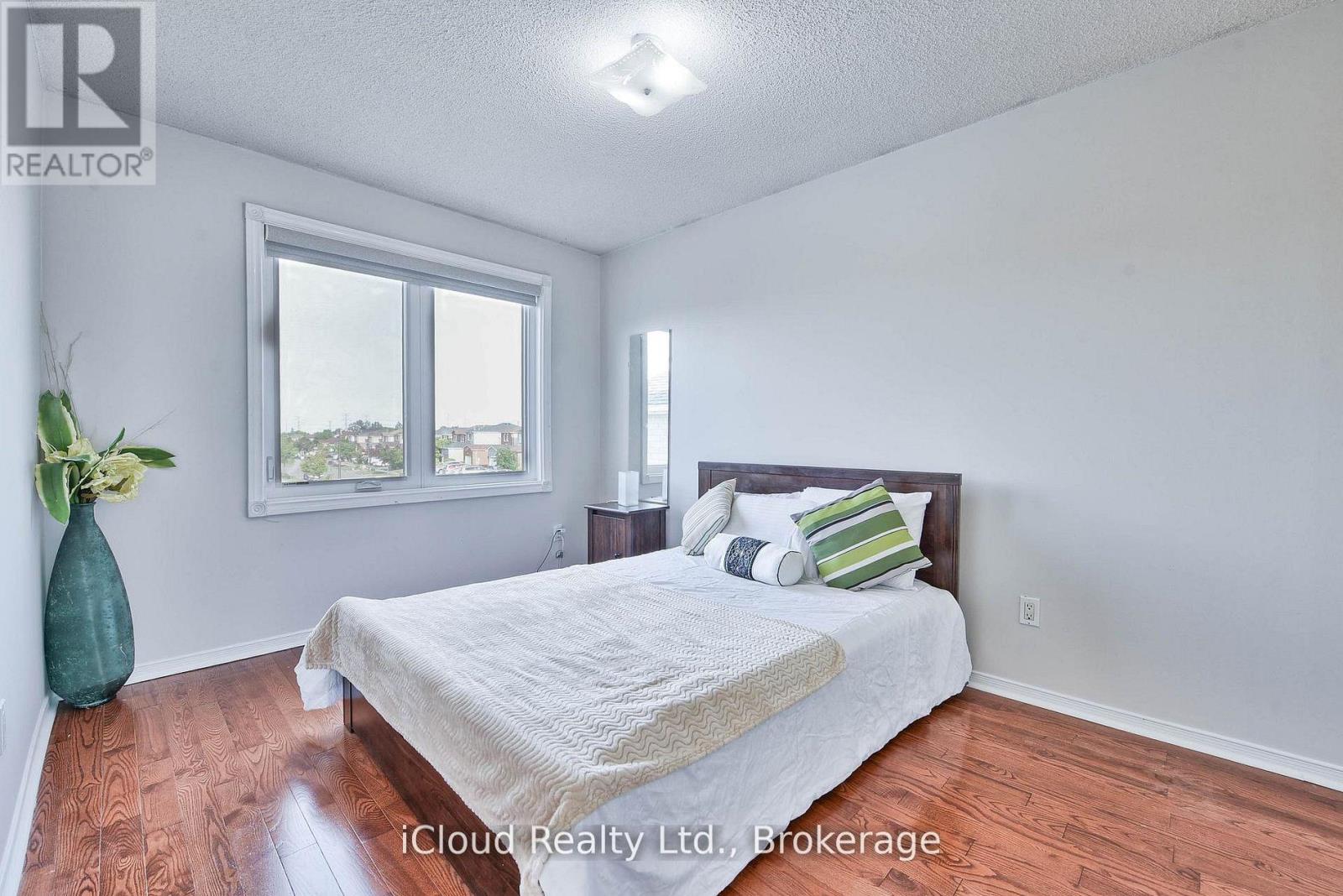 14 TIMBERLANE DRIVE - 12